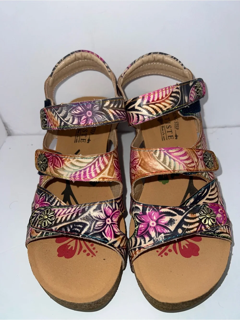 L’Artiste by Spring Step BONVOYAGE Women’s Floral Leather Wedge Sandals – EU 39